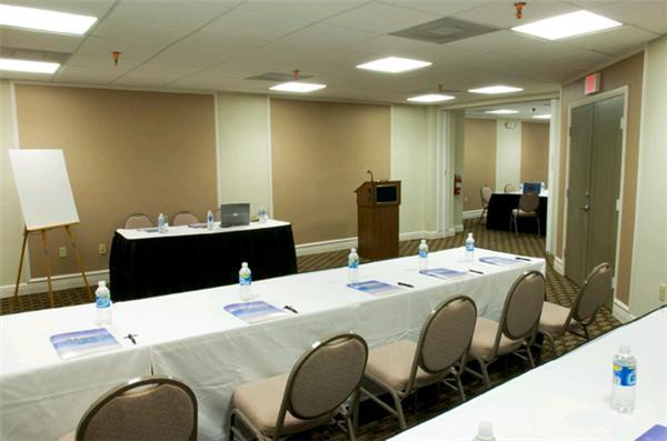 Howard Johnson Plaza Miami Beach North מראה חיצוני תמונה